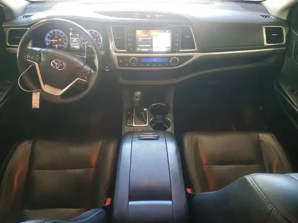 5TDDZRFH9JS894765 2018 TOYOTA HIGHLANDER - Image 8