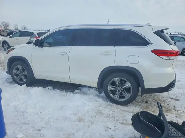5TDDZRFH9JS895088 2018 TOYOTA HIGHLANDER - Image 2