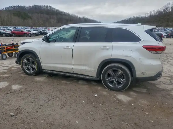 5TDDZRFH9JS899898 2018 TOYOTA HIGHLANDER - Image 2