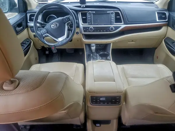 5TDDZRFH9JS899898 2018 TOYOTA HIGHLANDER - Image 8