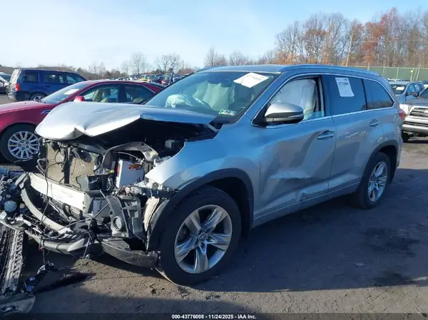 5TDDZRFH9JS914836 2018 TOYOTA HIGHLANDER - Image 2