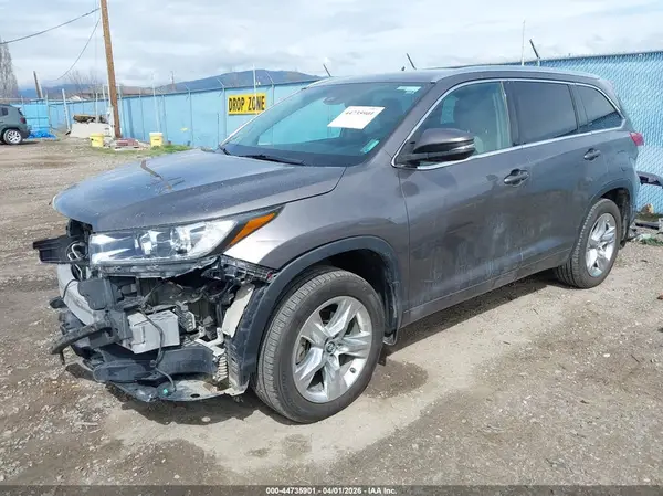 5TDDZRFH9KS701547 2019 TOYOTA HIGHLANDER - Image 2