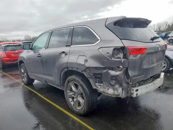 5TDDZRFH9KS703783 2019 TOYOTA HIGHLANDER - Image 2