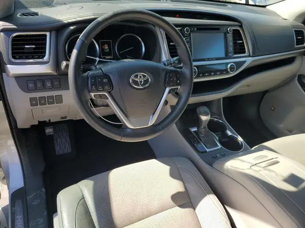 5TDDZRFH9KS714945 2019 TOYOTA HIGHLANDER - Image 8
