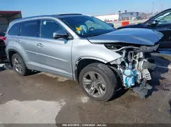 5TDDZRFH9KS723435 2019 TOYOTA HIGHLANDER