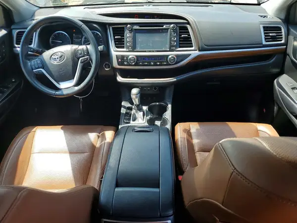 5TDDZRFH9KS733558 2019 TOYOTA HIGHLANDER - Image 8