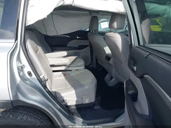 5TDDZRFH9KS745189 2019 TOYOTA HIGHLANDER - Image 8