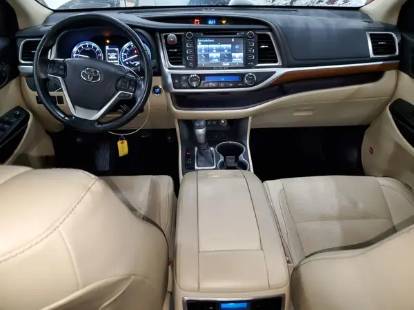 5TDDZRFH9KS920959 2019 TOYOTA HIGHLANDER - Image 8