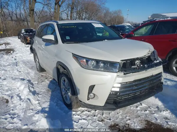 5TDDZRFH9KS921416 2019 TOYOTA HIGHLANDER - Image 1