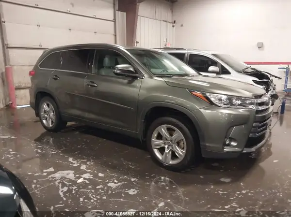 5TDDZRFH9KS929998 2019 TOYOTA HIGHLANDER - Image 1