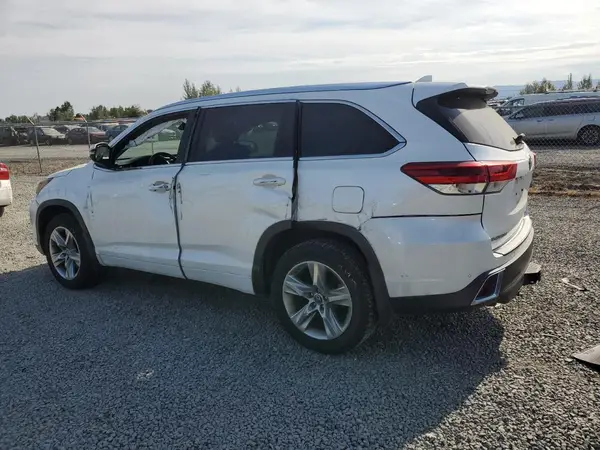 5TDDZRFH9KS944579 2019 TOYOTA HIGHLANDER - Image 2