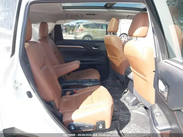 5TDDZRFH9KS947370 2019 TOYOTA HIGHLANDER - Image 8