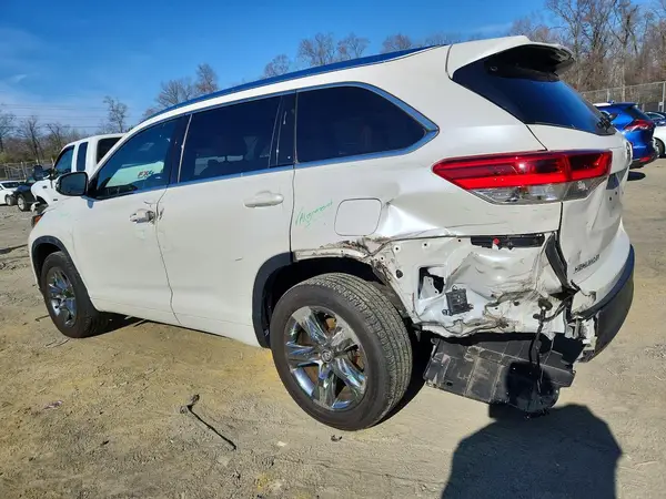 5TDDZRFH9KS951791 2019 TOYOTA HIGHLANDER - Image 2