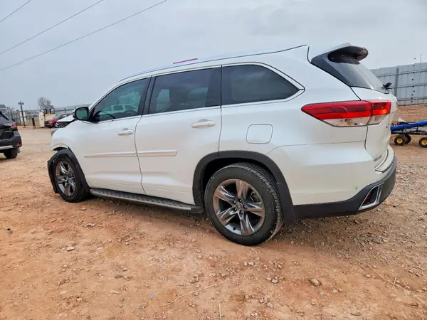 5TDDZRFH9KS957624 2019 TOYOTA HIGHLANDER - Image 2