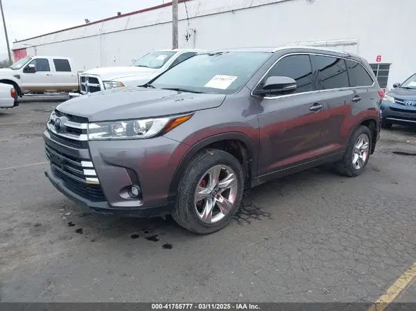 5TDDZRFH9KS958353 2019 TOYOTA HIGHLANDER - Image 2