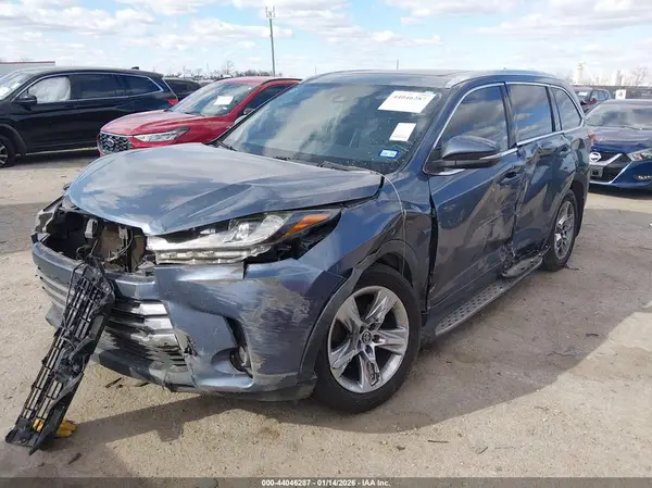5TDDZRFH9KS982068 2019 TOYOTA HIGHLANDER - Image 2