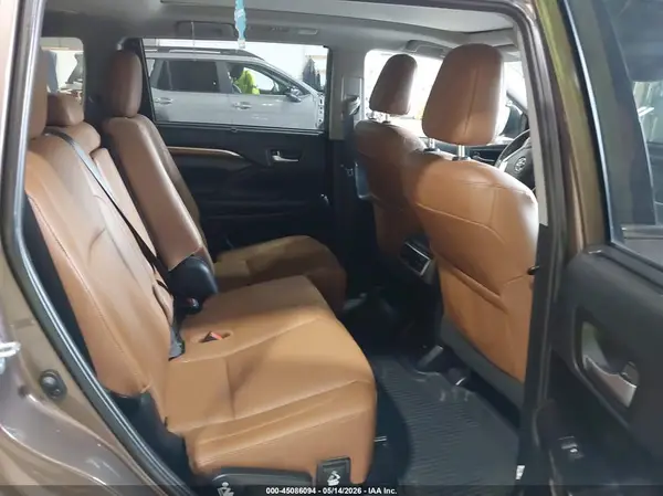 5TDDZRFH9KS986122 2019 TOYOTA HIGHLANDER - Image 8