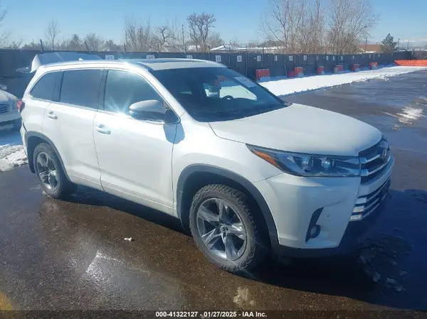 5TDDZRFH9KS988677 2019 TOYOTA HIGHLANDER - Image 1