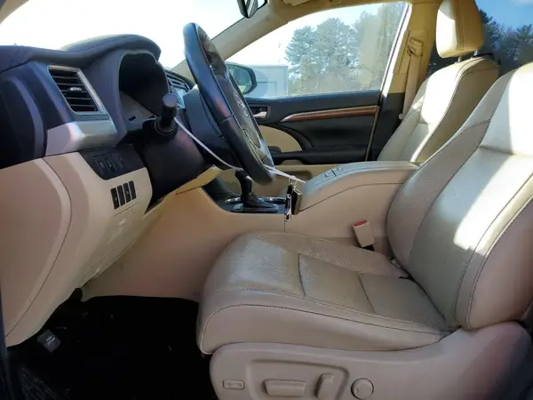 2019 TOYOTA HIGHLANDER COPART lot 87436404 auction photo 7