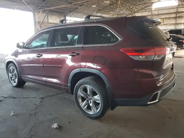 5TDDZRFH9KS990414 2019 TOYOTA HIGHLANDER - Image 2