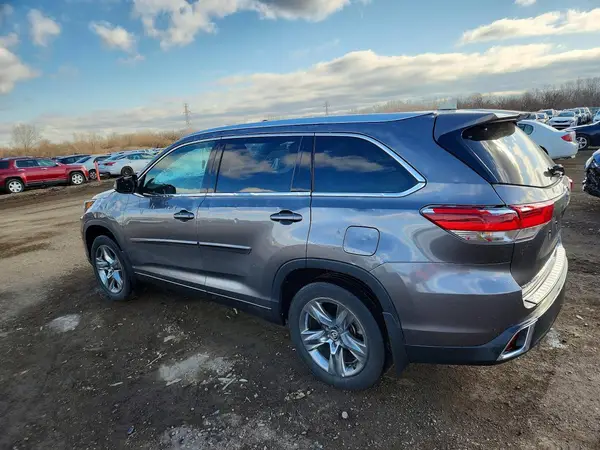 5TDDZRFH9KS993247 2019 TOYOTA HIGHLANDER - Image 2
