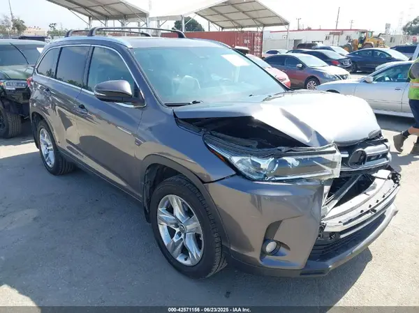 5TDDZRFHXHS360717 2017 TOYOTA HIGHLANDER - Image 1