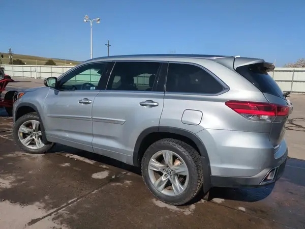 5TDDZRFHXHS361852 2017 TOYOTA HIGHLANDER - Image 2