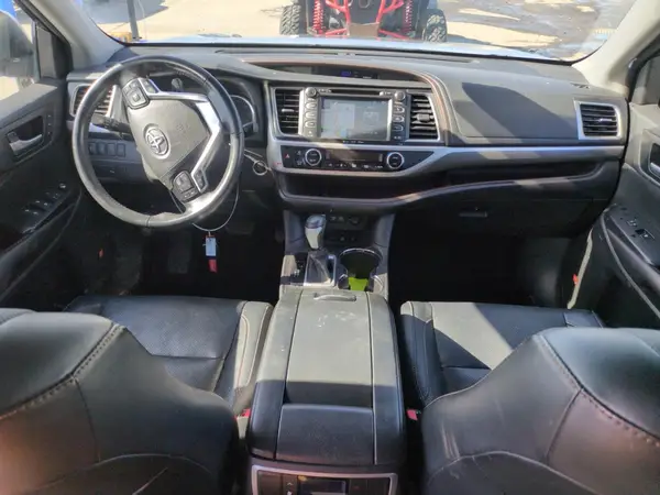 5TDDZRFHXHS361852 2017 TOYOTA HIGHLANDER - Image 8