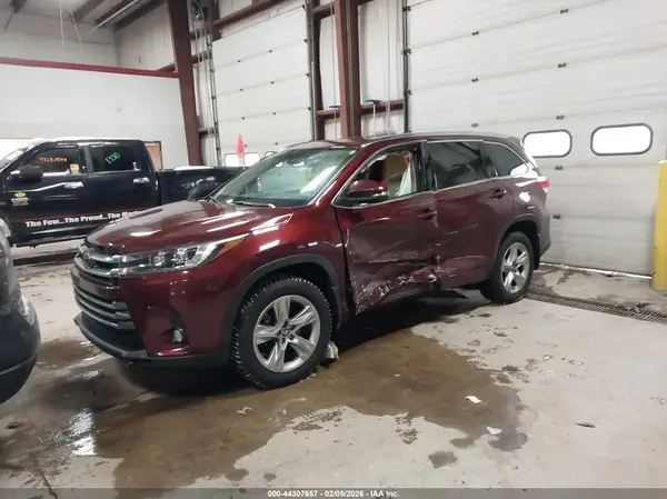 5TDDZRFHXHS387545 2017 TOYOTA HIGHLANDER - Image 2