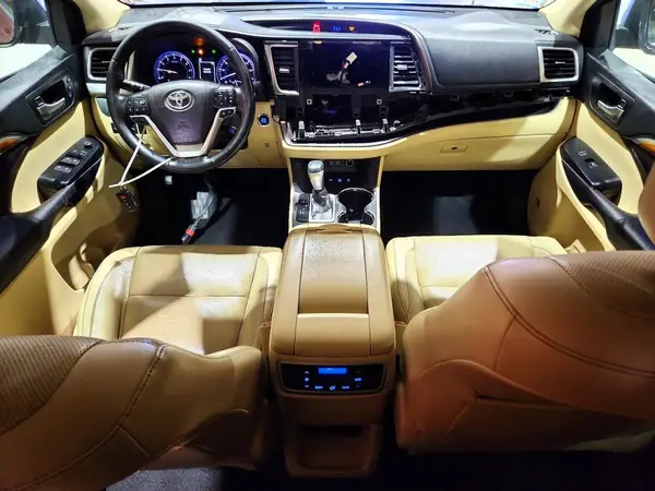 5TDDZRFHXHS388081 2017 TOYOTA HIGHLANDER - Image 8