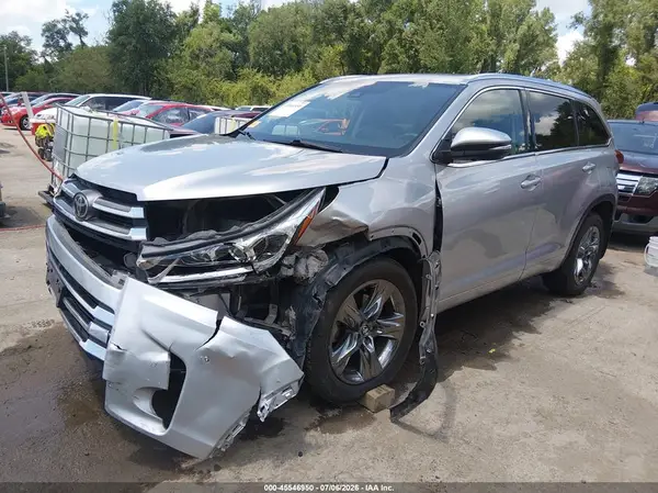 5TDDZRFHXHS389134 2017 TOYOTA HIGHLANDER - Image 2