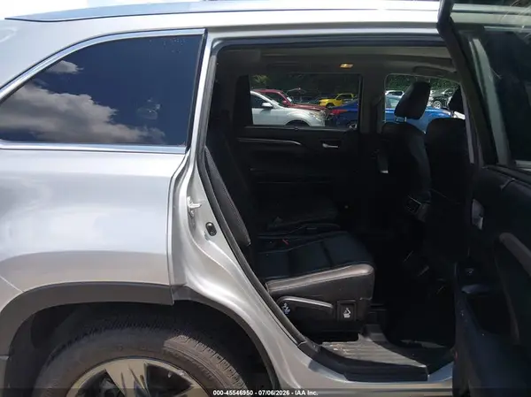 5TDDZRFHXHS389134 2017 TOYOTA HIGHLANDER - Image 8