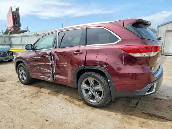 5TDDZRFHXHS390882 2017 TOYOTA HIGHLANDER - Image 2