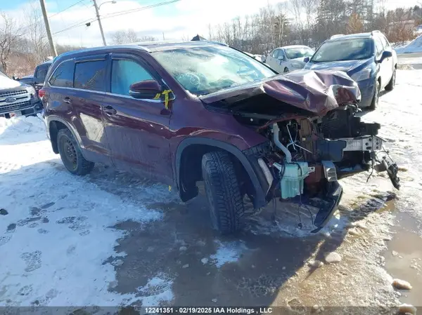5TDDZRFHXHS396570 2017 TOYOTA HIGHLANDER - Image 1