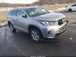 5TDDZRFHXHS402156 2017 TOYOTA HIGHLANDER