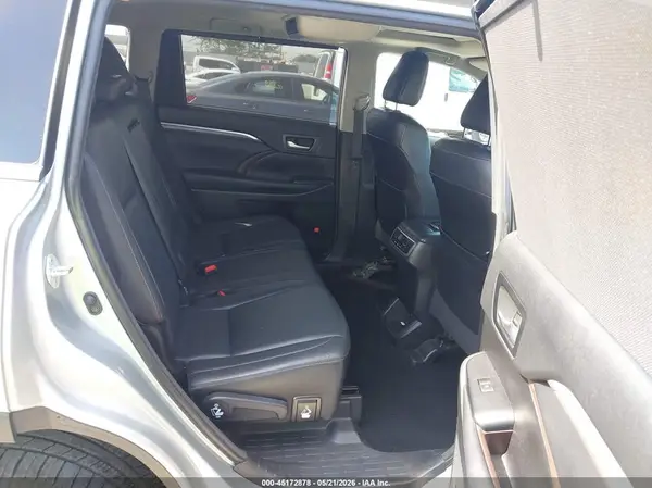5TDDZRFHXHS404019 2017 TOYOTA HIGHLANDER - Image 8