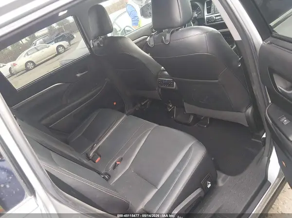 5TDDZRFHXHS406451 2017 TOYOTA HIGHLANDER - Image 8