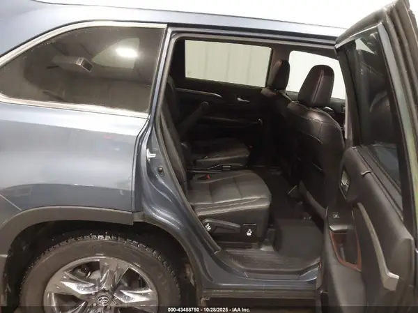 5TDDZRFHXHS409351 2017 TOYOTA HIGHLANDER - Image 8