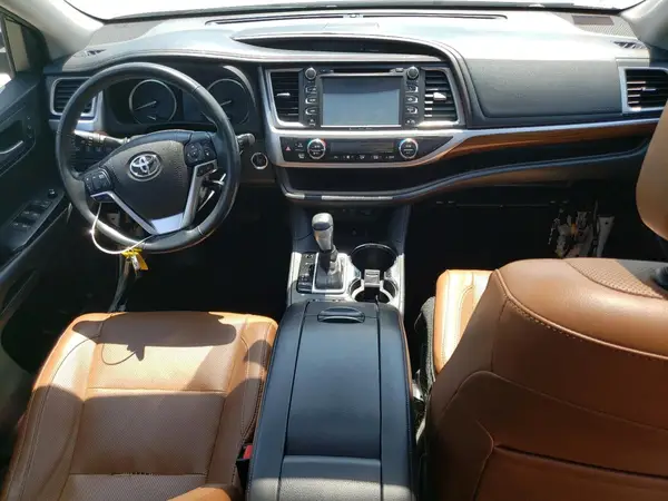 5TDDZRFHXHS413030 2017 TOYOTA HIGHLANDER - Image 8