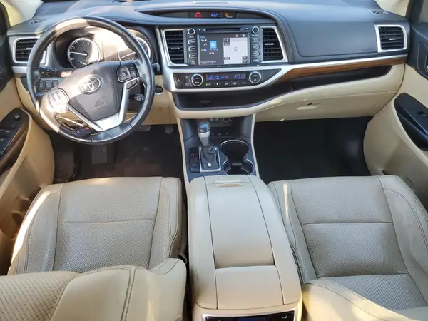 5TDDZRFHXHS414517 2017 TOYOTA HIGHLANDER - Image 8