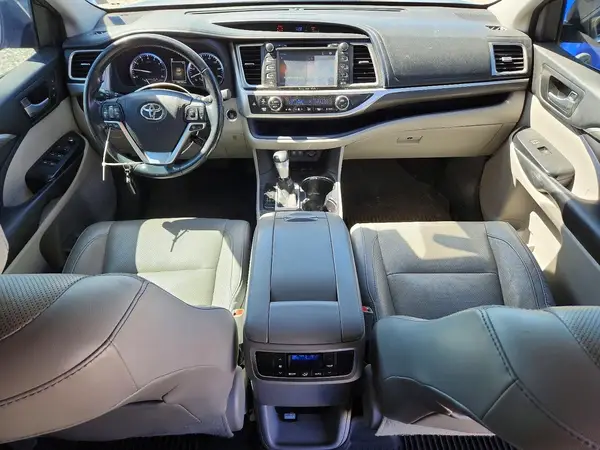 5TDDZRFHXHS415859 2017 TOYOTA HIGHLANDER - Image 8