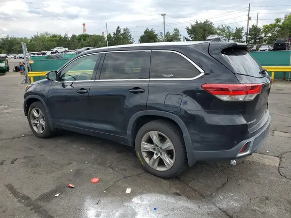 5TDDZRFHXHS420009 2017 TOYOTA HIGHLANDER - Image 2