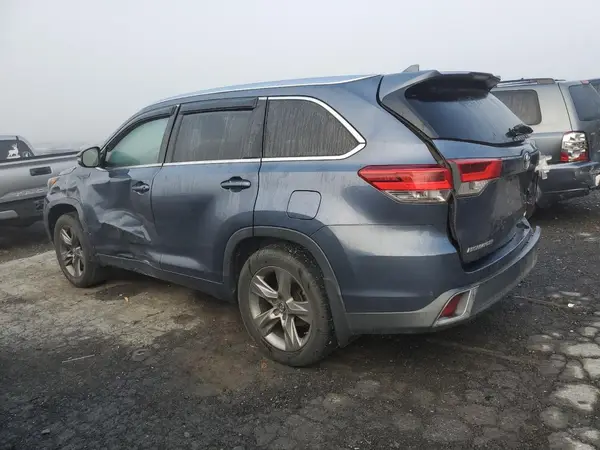 5TDDZRFHXHS420785 2017 TOYOTA HIGHLANDER - Image 2