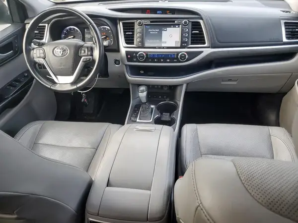 5TDDZRFHXHS420785 2017 TOYOTA HIGHLANDER - Image 8