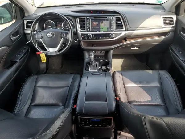 5TDDZRFHXHS423542 2017 TOYOTA HIGHLANDER - Image 8