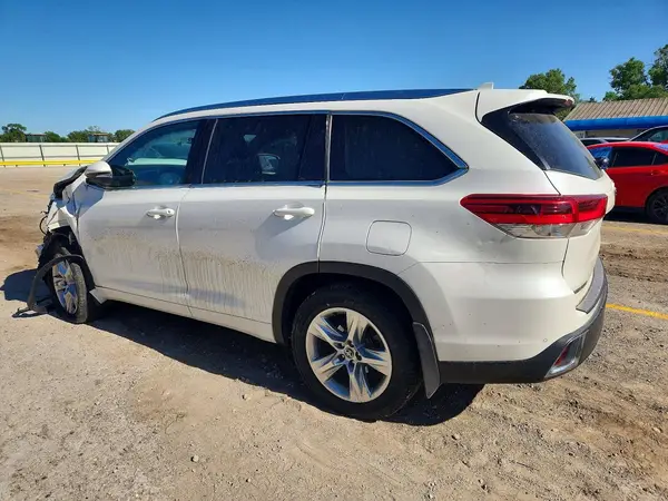 5TDDZRFHXHS424058 2017 TOYOTA HIGHLANDER - Image 2