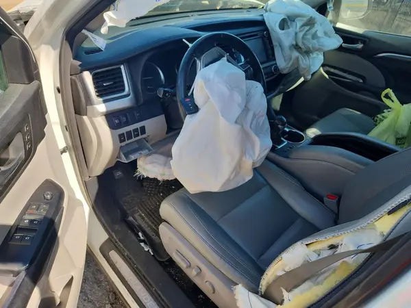 5TDDZRFHXHS424058 2017 TOYOTA HIGHLANDER - Image 8