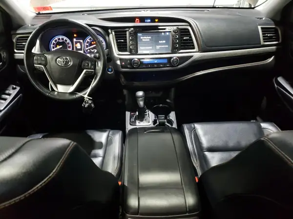 5TDDZRFHXHS453463 2017 TOYOTA HIGHLANDER - Image 8