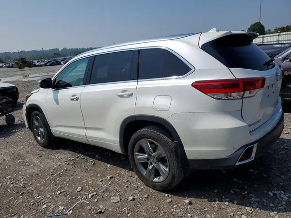 5TDDZRFHXHS467430 2017 TOYOTA HIGHLANDER - Image 2