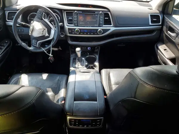 5TDDZRFHXHS467430 2017 TOYOTA HIGHLANDER - Image 8